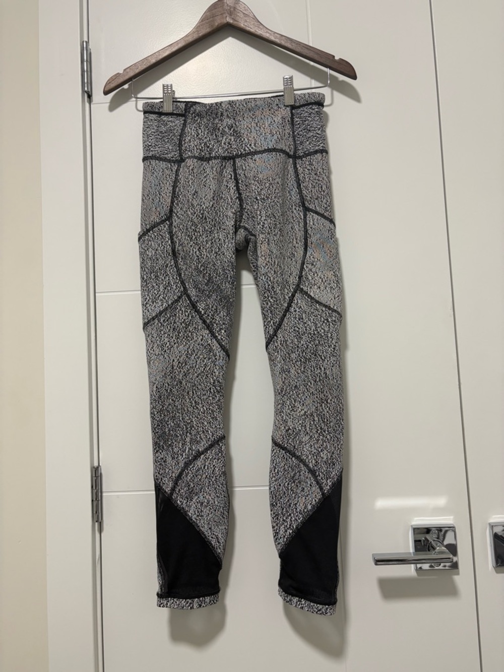 lululemon athletica Black & Gray Textured Leggings